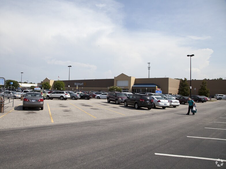 More Photos Of 7707-7711 S Raeford Rd, Fayetteville General Retail For Sale