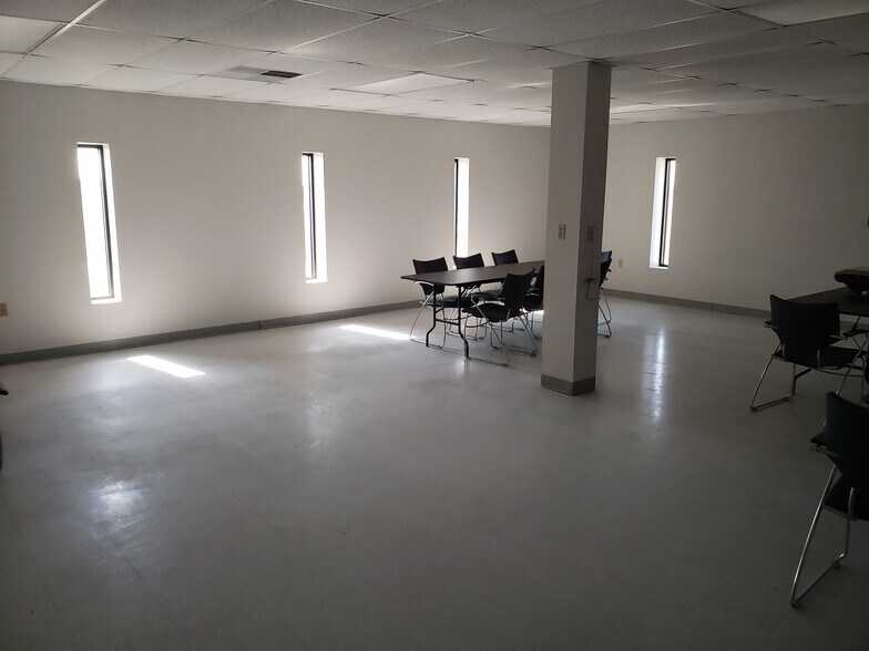 More Photos Of 15856 S Interstate 35, Bruceville Industrial For Lease