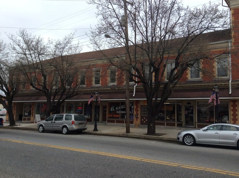 More Photos Of 19-27 N Main St, Woodstown Storefront Retail Residential For Lease