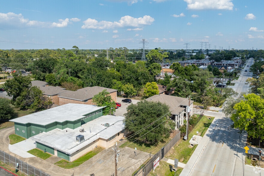 More Photos Of 4202 Sherwood Ln, Houston Loft Creative Space For Sale