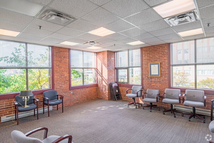 More Photos Of 45 Willard Ave, Providence Medical For Sale