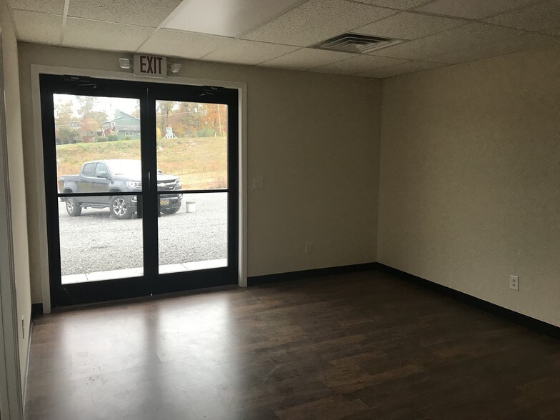 More Photos Of 409 Highway 64, Ocoee Showroom For Sale