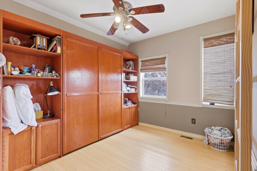 More Photos Of 114 E 2nd St, Newberg Office For Sale