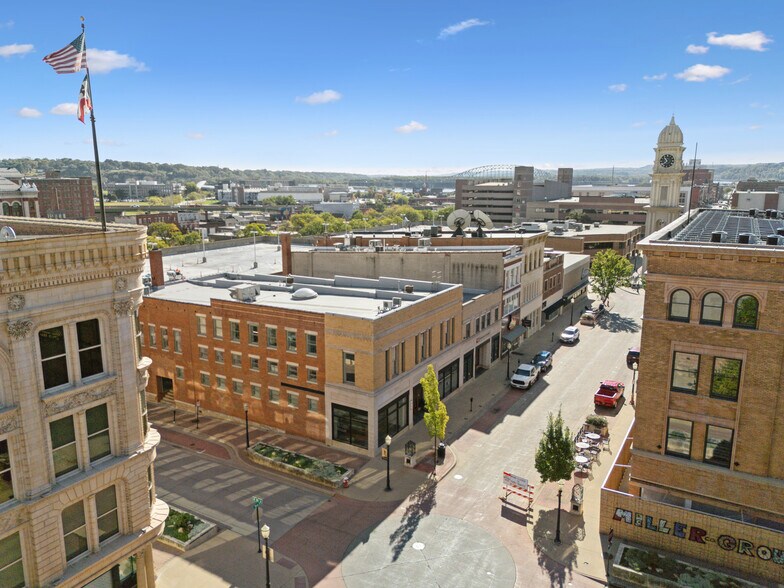 More Photos Of 799 Main St, Dubuque Apartments For Lease