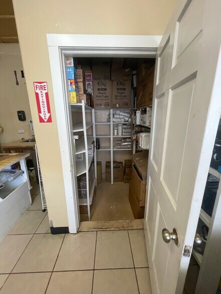 More Photos Of 402 Main St, Antonito Hotel For Lease