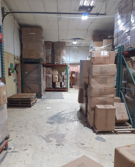 More Photos Of 80 Black Meadow Rd, Chester Warehouse For Sale