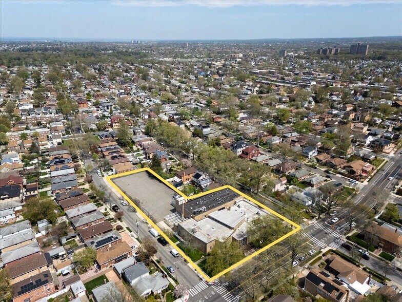 More Photos Of 16711 73rd Ave, Fresh Meadows Religious Facility For Lease