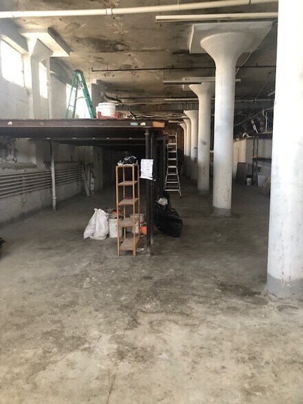 More Photos Of 6103 Strickland Ave, Brooklyn Warehouse For Lease