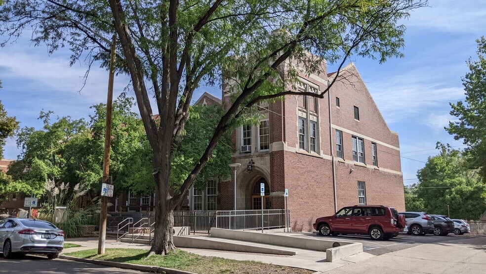 More Photos Of 940 Fillmore St, Denver Schools For Lease