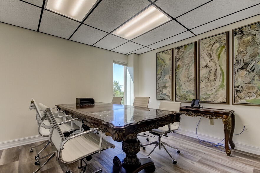 More Photos Of 447 3rd Ave N, Saint Petersburg Office For Lease