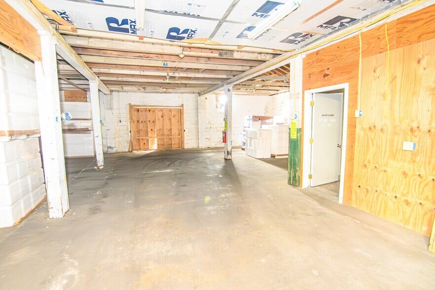 More Photos Of 3367 Broad St, Exmore Showroom For Sale