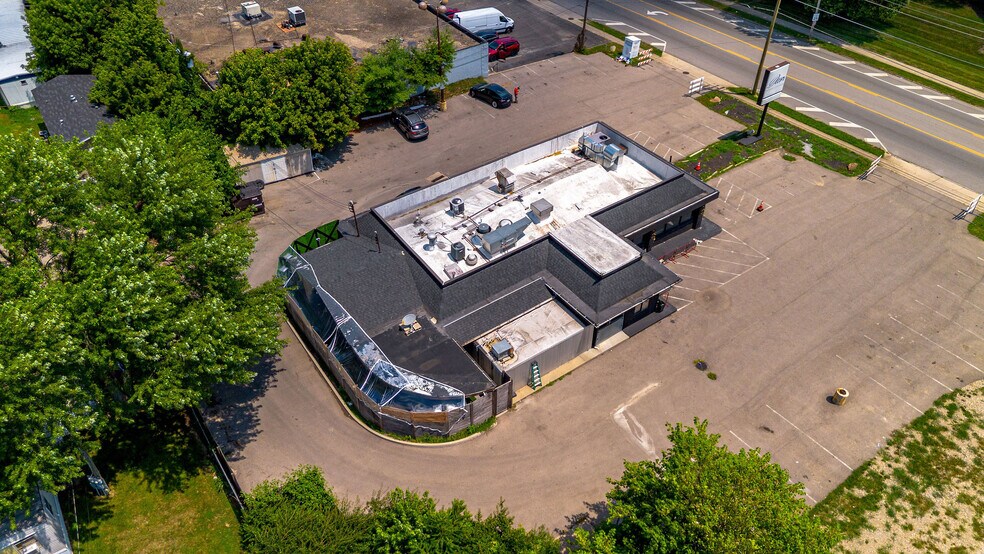 More Photos Of 8021 Hamilton Ave, Cincinnati Freestanding For Sale