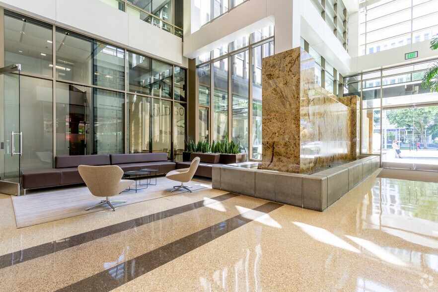 More Photos Of 555 Capitol Mall, Sacramento Office For Lease