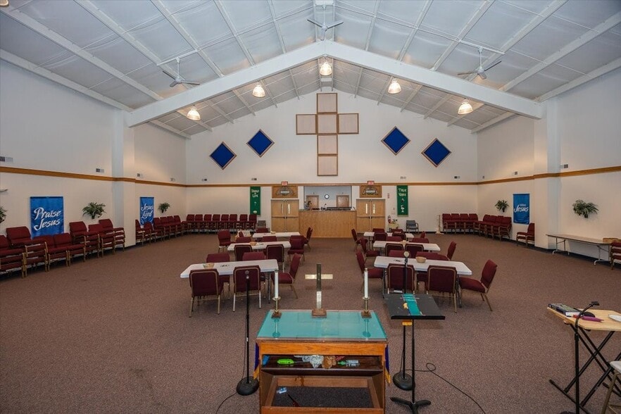 More Photos Of 4053 S 650 W, New Palestine Religious Facility For Sale
