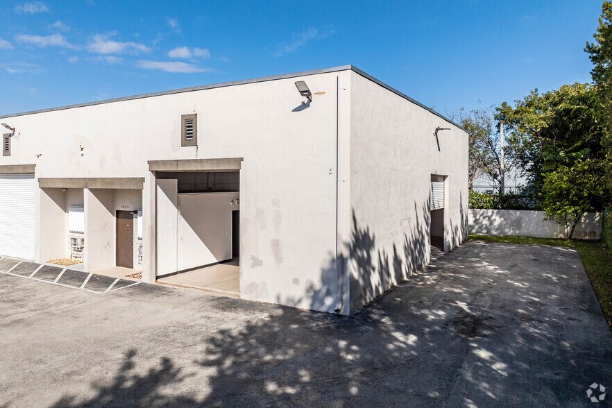 More Photos Of 14315 SW 139th Ct, Miami Warehouse For Lease
