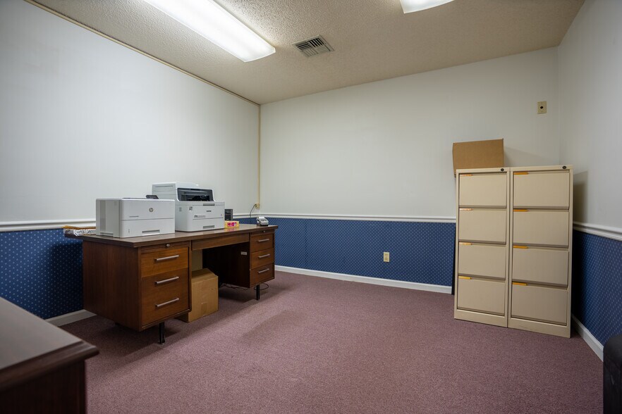 More Photos Of 105-109 Winston Rd, Jonesville Storefront For Sale
