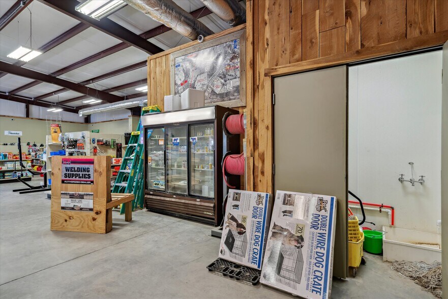 More Photos Of 150 Main St, Clarksville General Retail For Sale