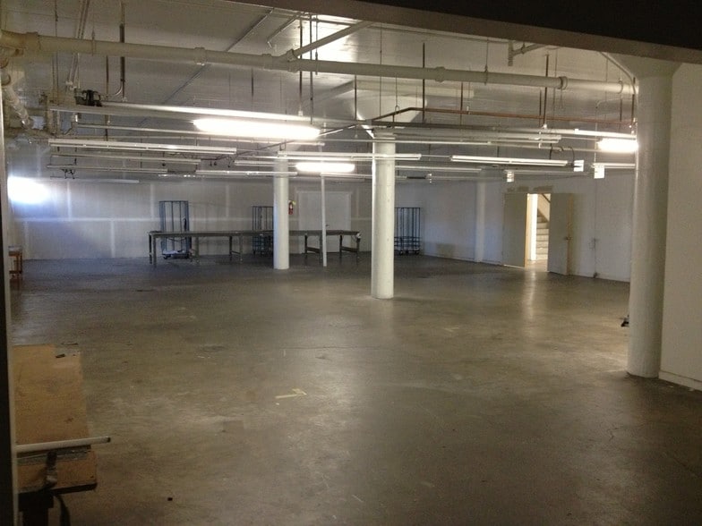 More Photos Of 865-867 Isabella St, Oakland Warehouse For Lease