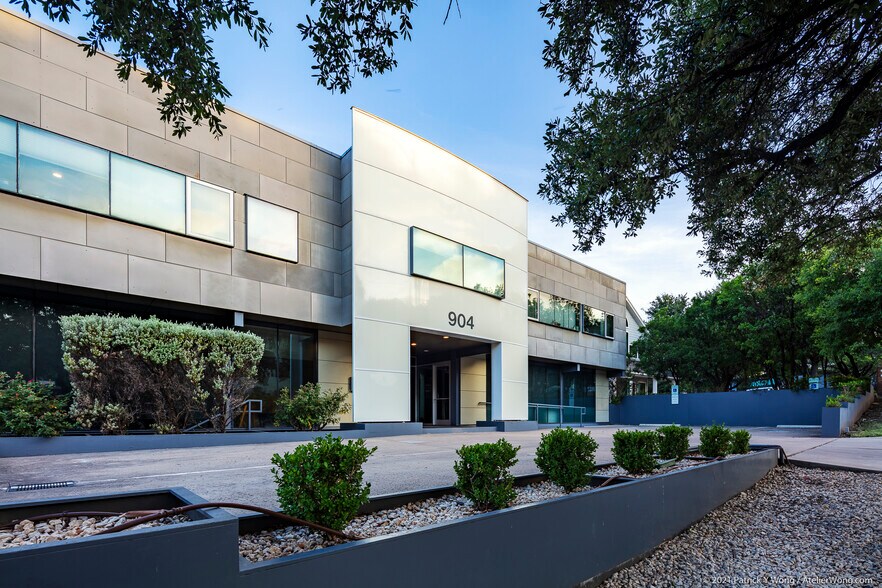 More Photos Of 904 West Ave, Austin Office Residential For Lease