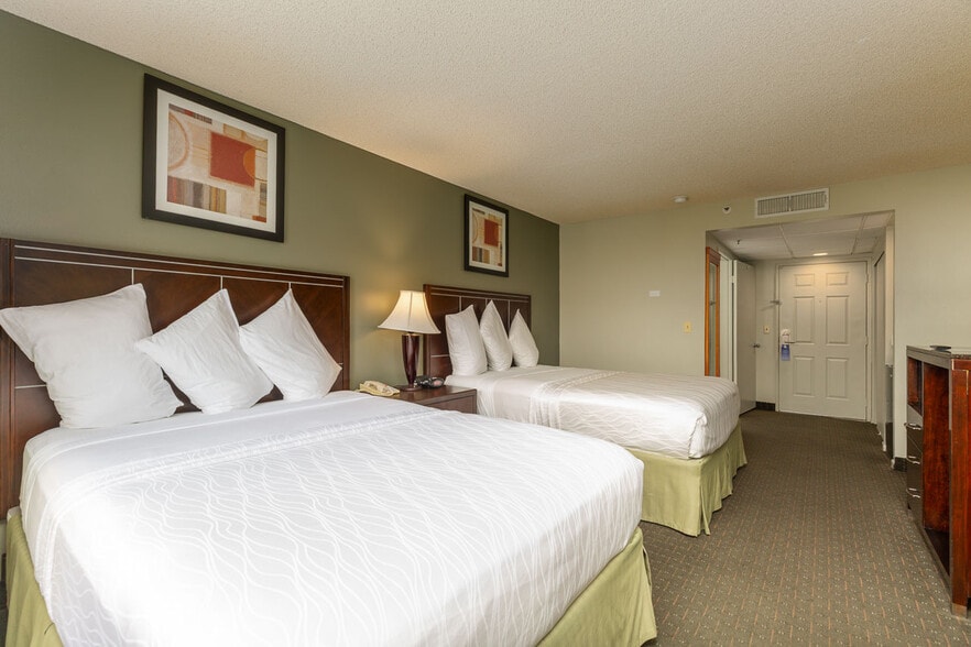 More Photos Of 74695 Highway 111, Palm Desert Hotel For Sale