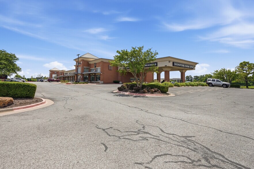 More Photos Of 700 SE Walton Blvd, Bentonville Unknown For Lease