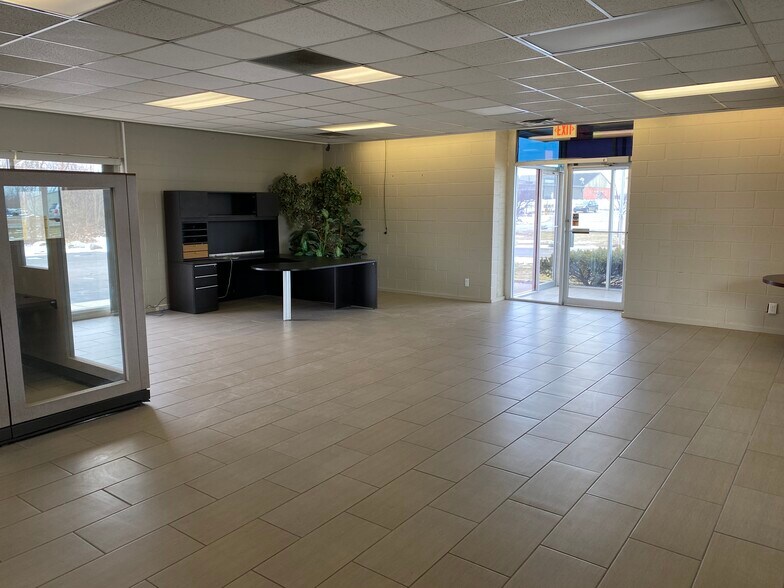More Photos Of 11293 Torrey Rd, Fenton Storefront Retail Office For Sale
