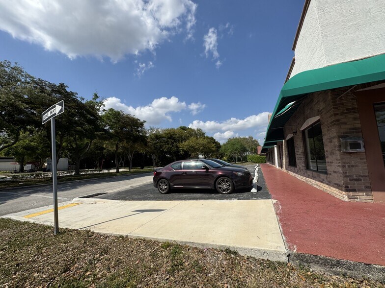 More Photos Of 9891-9899 W Sample Rd, Coral Springs Storefront Retail Office For Sale