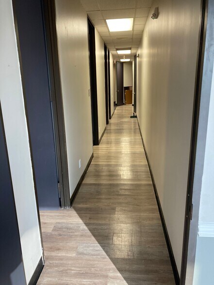 More Photos Of 6677 Rookin St, Houston Storefront Retail Office For Lease