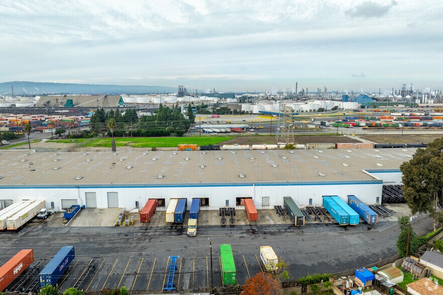 More Photos Of 2131 W Willow St, Long Beach Warehouse For Lease