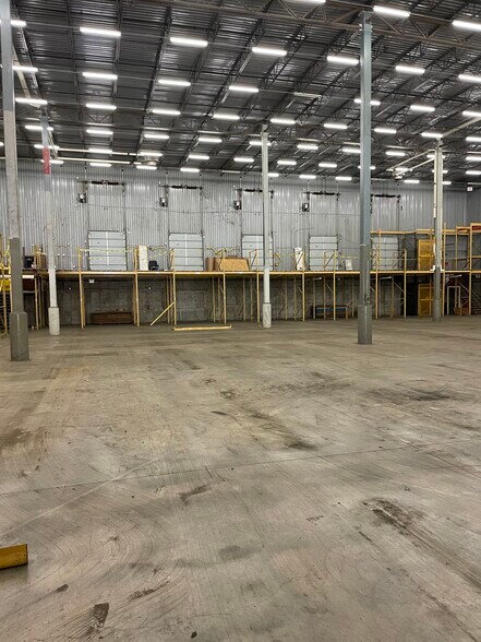 More Photos Of 1042-1050 W Swanzey Rd, Swanzey Warehouse For Sale
