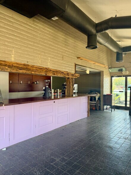More Photos Of 4023 Market St, Wilmington Restaurant For Sale