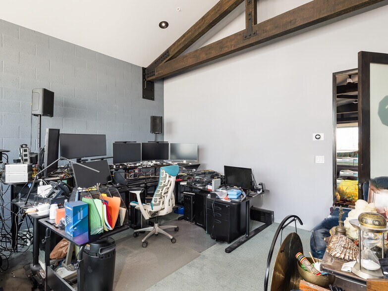 More Photos Of 130 Penn St, El Segundo Loft Creative Space For Sale