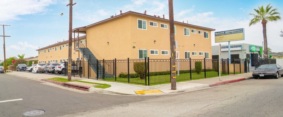 Primary Photo Of 11123 S Inglewood Ave, Inglewood Apartments For Sale