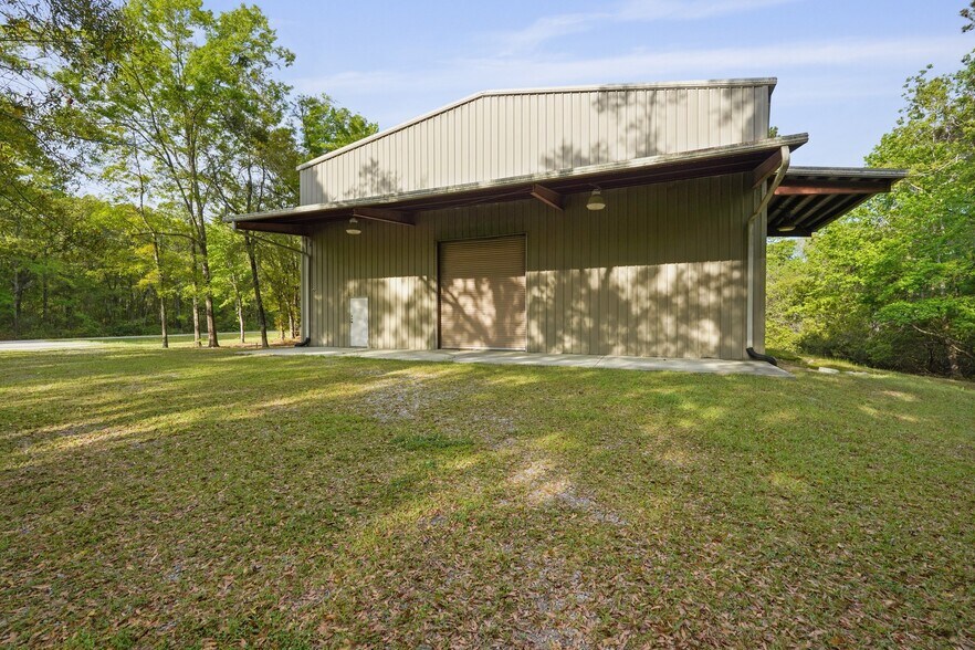 More Photos Of 140 Bay Pines Rd, Beaufort Warehouse For Lease