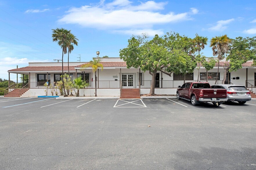 Primary Photo Of 5701 Overseas Hwy, Marathon Medical For Sale