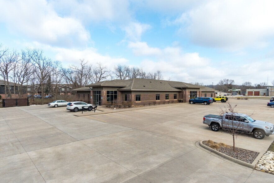 More Photos Of 814 S Main St, Holmen Medical For Sale