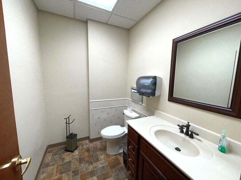 More Photos Of 530 Walnut Ave NE, Canton Storefront Retail Office For Sale