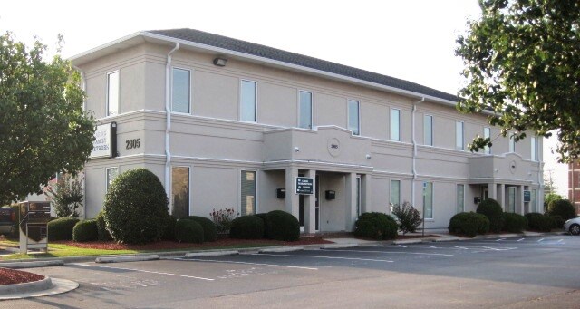 More Photos Of 2905 Breezewood Ave, Fayetteville Office For Lease