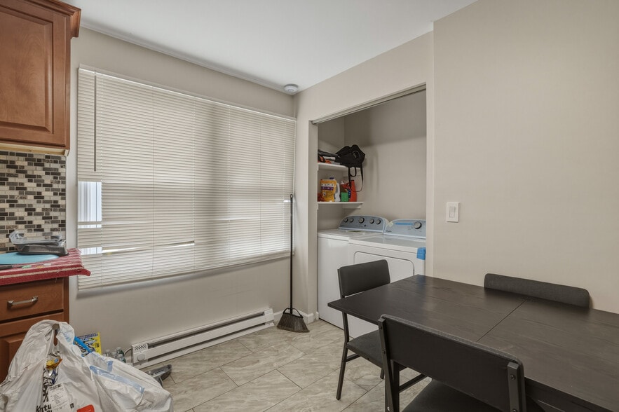 More Photos Of 150 N Delaware Ave, Lindenhurst Storefront Retail Residential For Sale