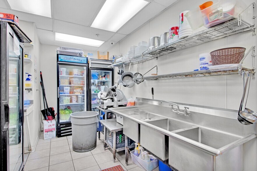 More Photos Of 33 Orange Ave, Walden Restaurant For Sale