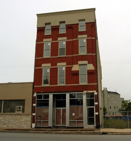 More Photos Of 1301-1307 N Clybourn St, Chicago Storefront Retail Residential For Lease