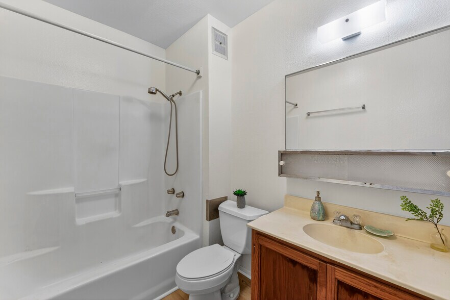 More Photos Of 1128 Alohi Way, Honolulu Multifamily For Sale
