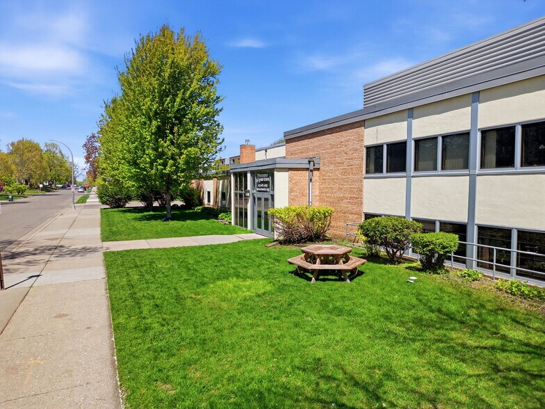 More Photos Of 6541 16TH Ave S, Richfield Schools For Lease