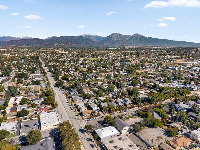 More Photos Of 570 N Towne Ave, Pomona Storefront Retail Office For Lease