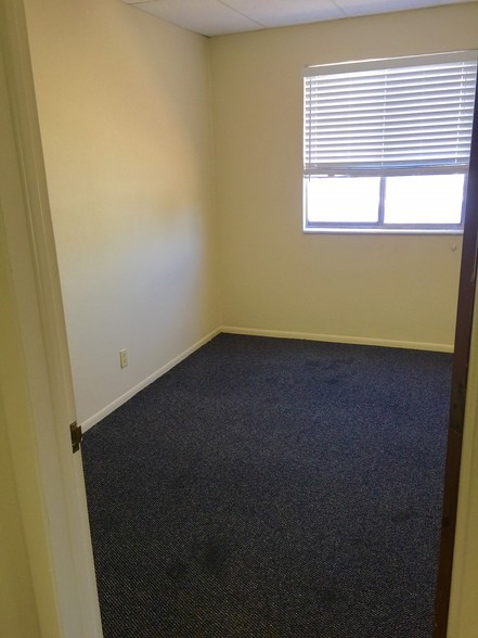 More Photos Of 1950 Courtney Dr, Fort Myers Office For Lease
