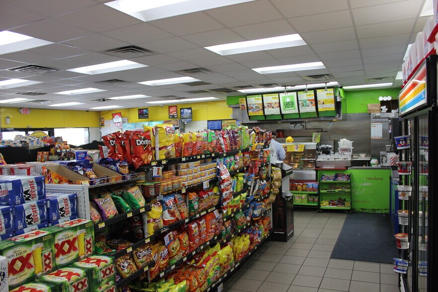 More Photos Of 711 N Nebraska Ave, San Juan Convenience Store For Sale