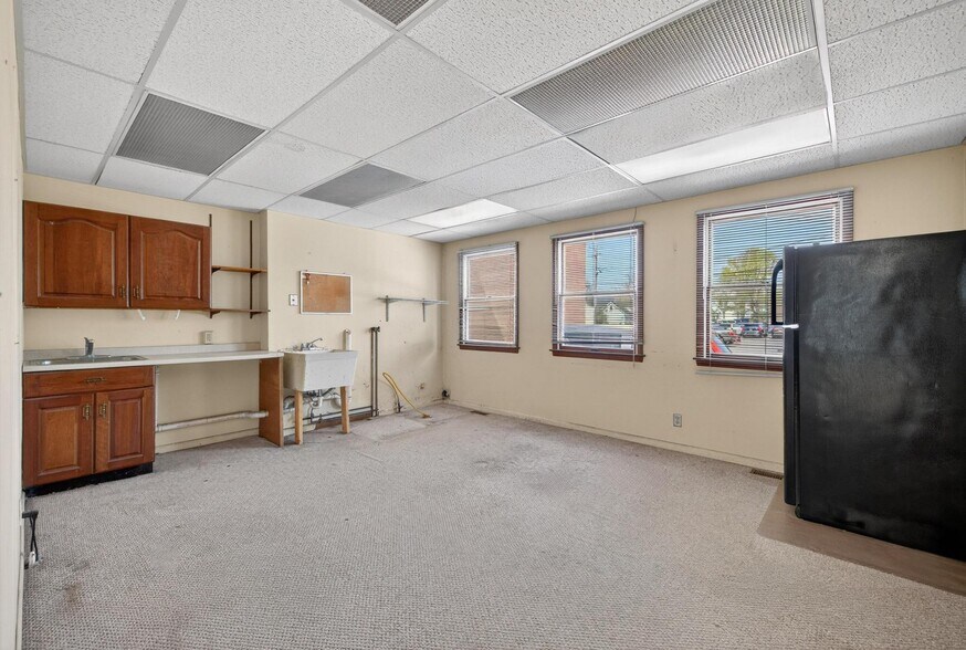 More Photos Of 21 Main St, Hamburg Storefront Retail Office For Sale