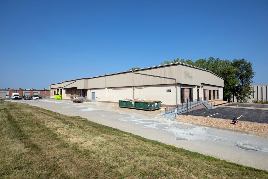 More Photos Of 11600-11630 W 85th St, Lenexa Warehouse For Sale