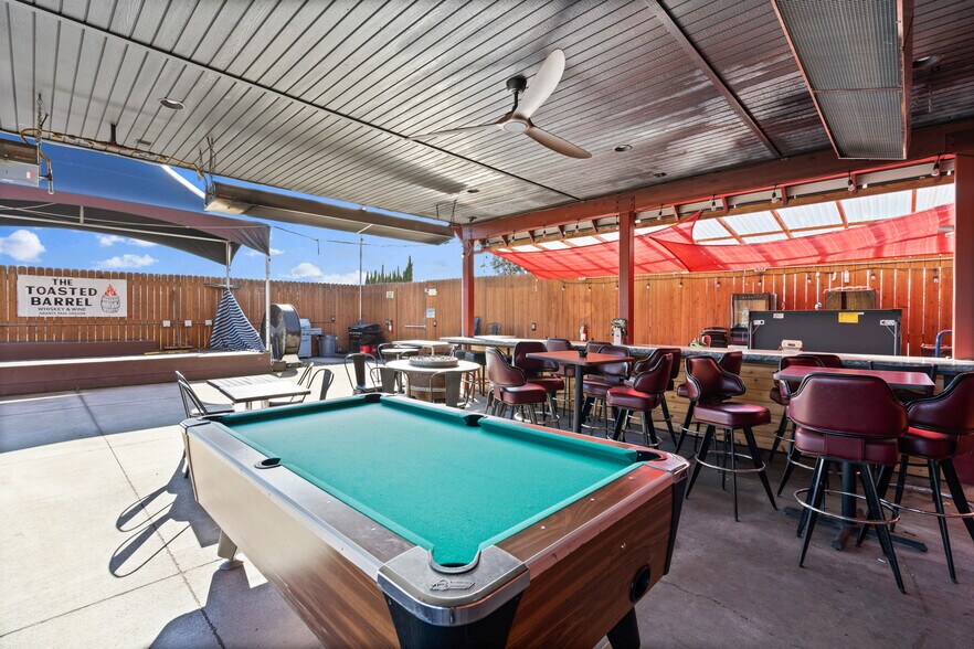 More Photos Of The Toasted Barrel, Grants Pass Restaurant For Sale