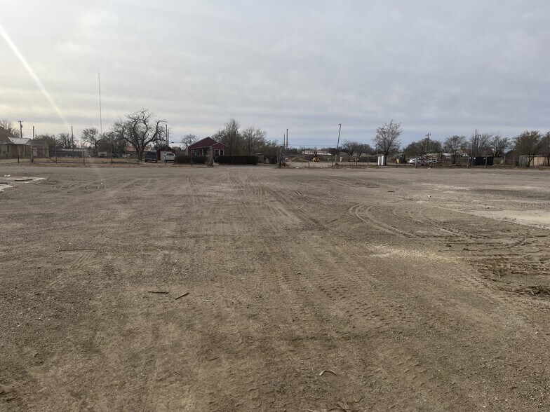 More Photos Of 1012 E Waylon Jennings Blvd, Littlefield Industrial For Sale